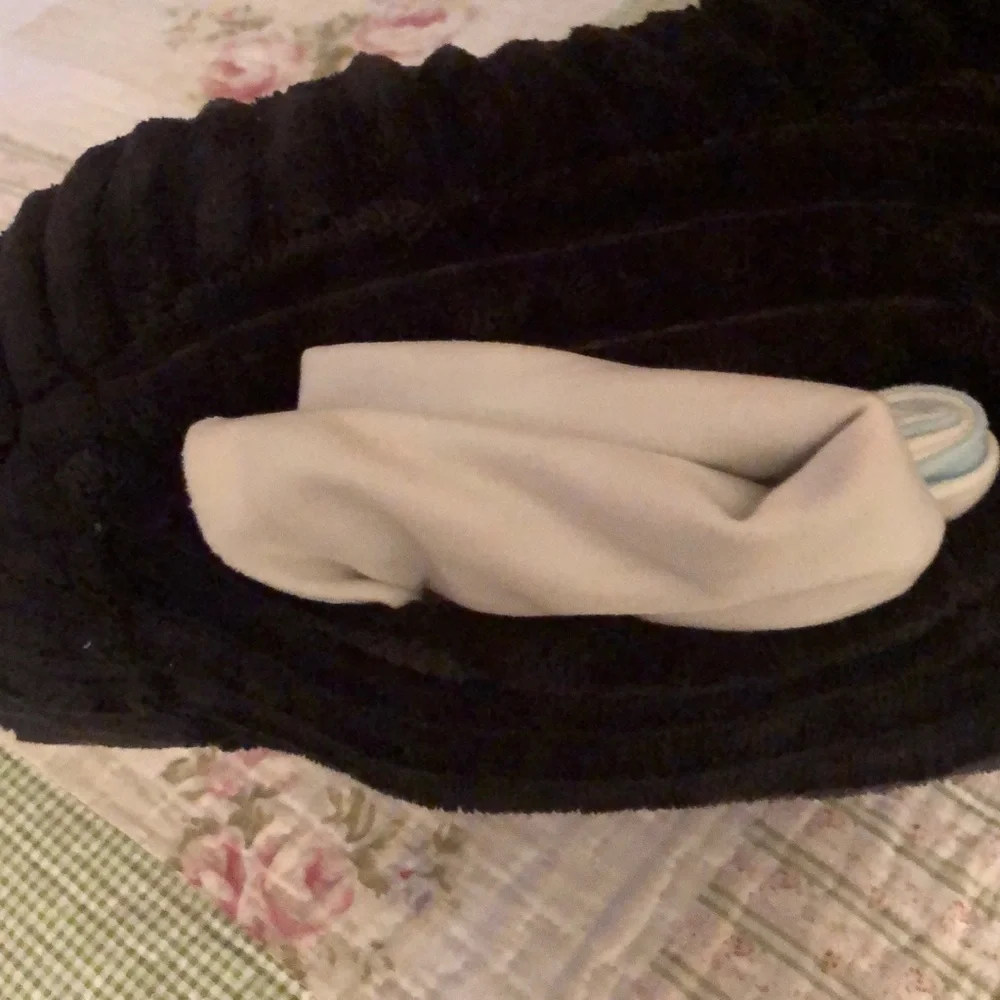 Nestl Reading Pillow for Sitting Up in any place.